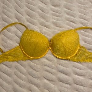 Victoria’s Secret Very Sexy line yellow underwire push-up bra